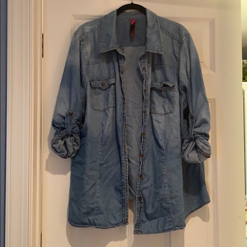 4X chambray button up